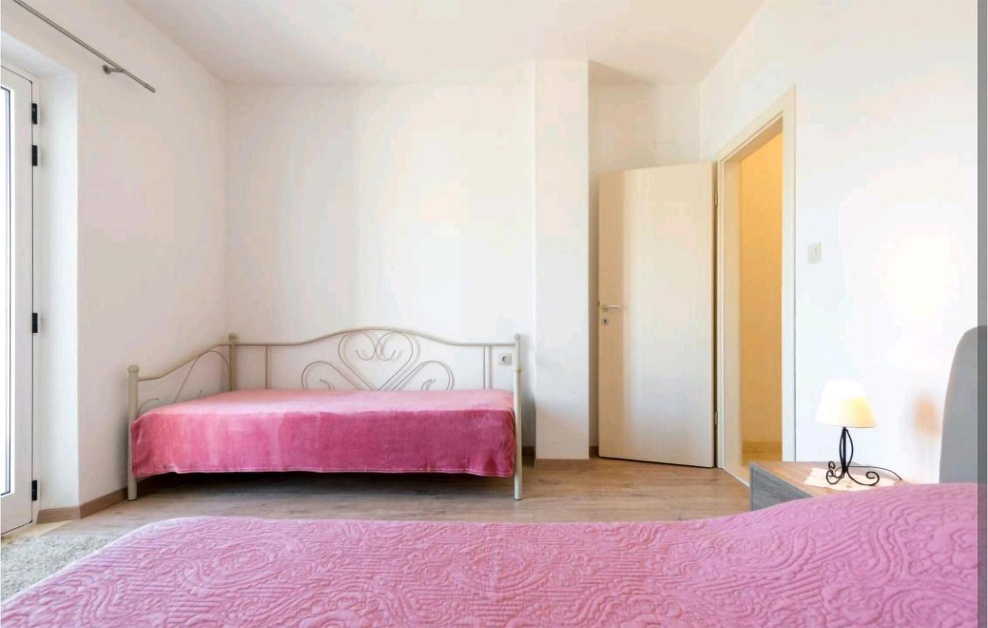 Amazing Apartment In Selca With Wifi Exterior foto