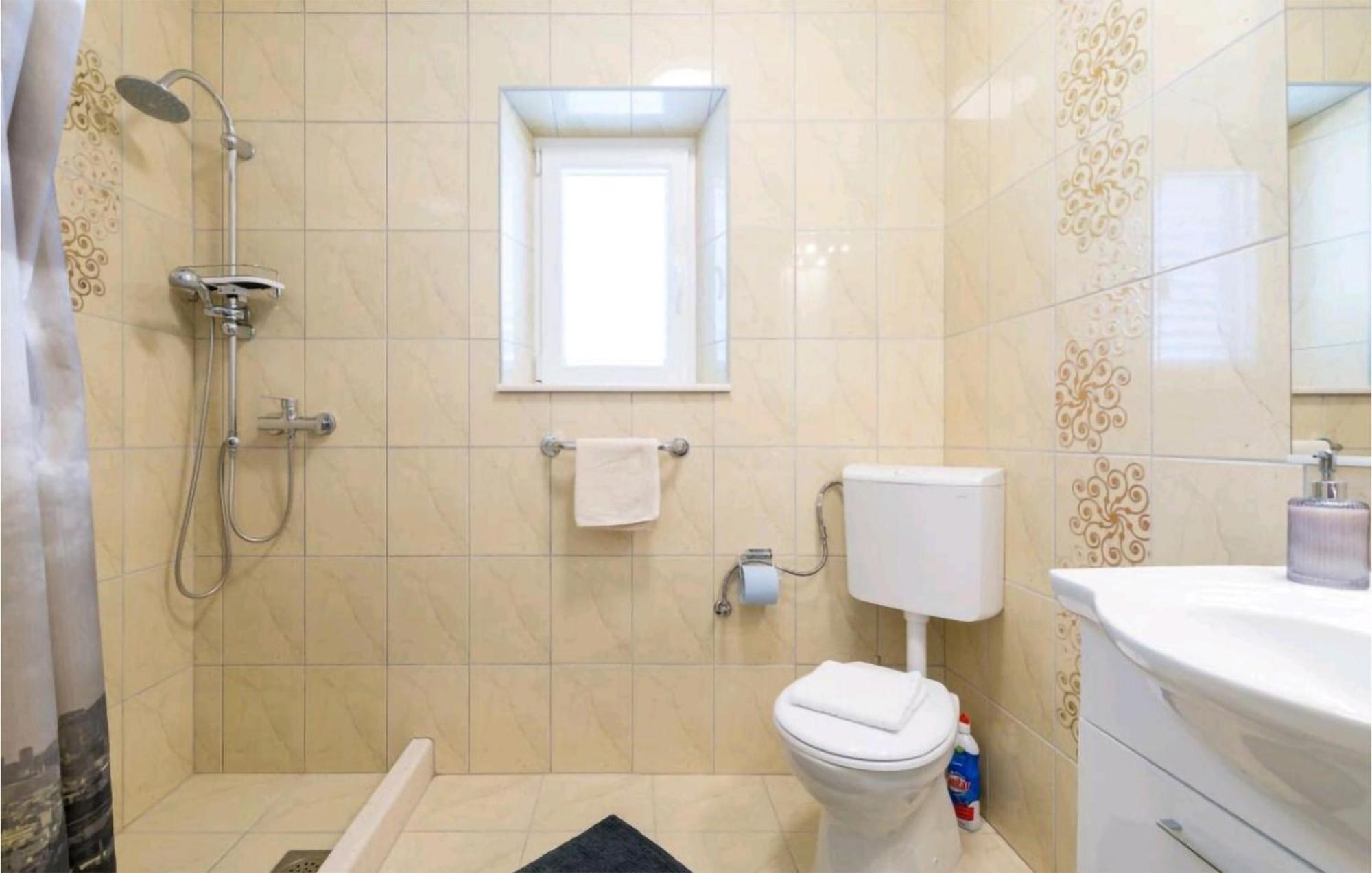 Amazing Apartment In Selca With Wifi Exterior foto